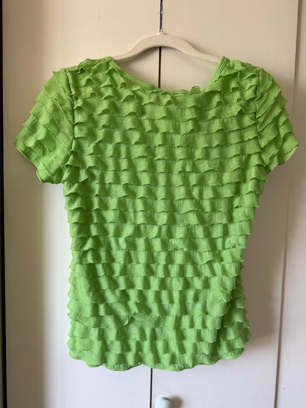Vintage Y2K Green ruffle top short sleeves scoop neckline slinky brand M - Picture 10 of 10